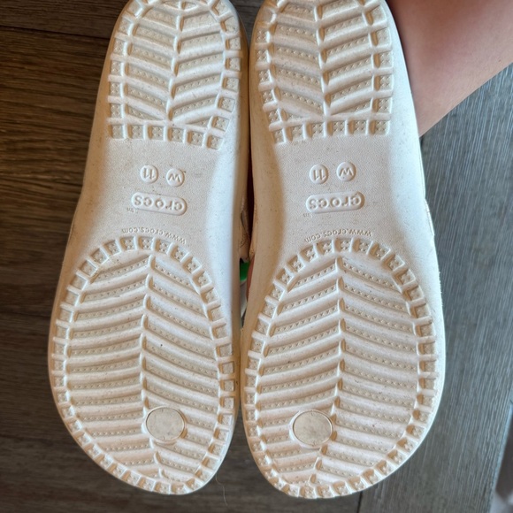 White Paisley crocs flip flops - Picture 4 of 6